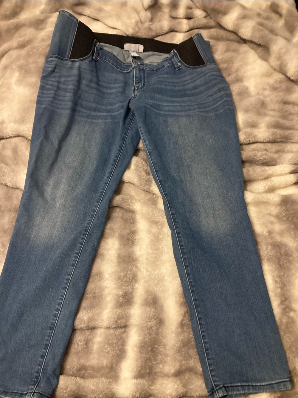 Ingrid & Isabel Women's Skinny Maternity Jeans in Light Blue